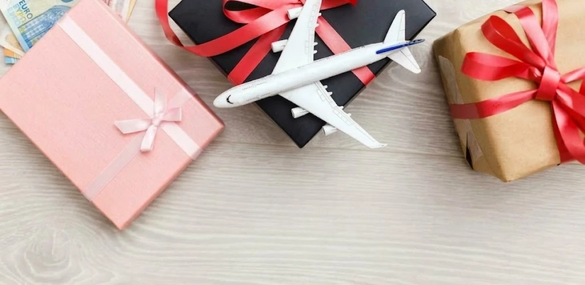 Send Online Surprise Gifts to Pakistan | Same-Day Delivery