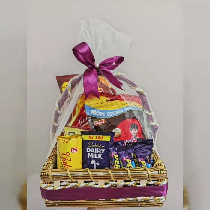 Snacker’s Paradise Basket Gourmet Snack & Treat Hamper Snacker’s Paradise Basket Gourmet Snack & Treat Hamper