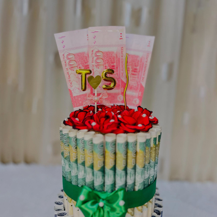 Creative Surprise Money Cake Gift cover image 1