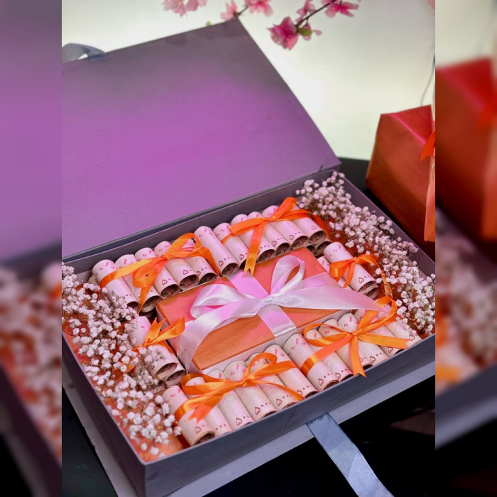 Elegant Cash & Flowers Gift Box cover image 1