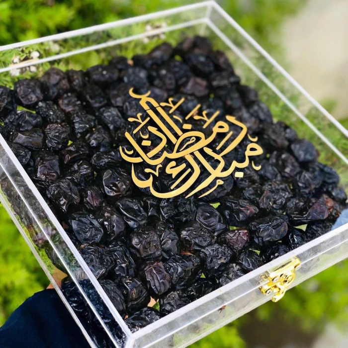 Ajwa Dates in Acrylic Gift Box – 1 kg | Premium Eid & Occasion Gift
