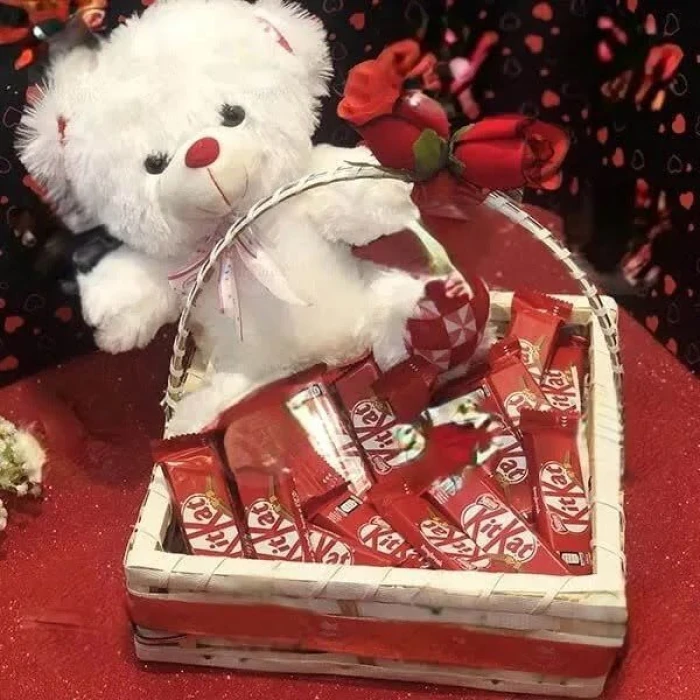 Kit Kat Love Basket 15 Kit Kats & Teddy Bear Gift Hamper