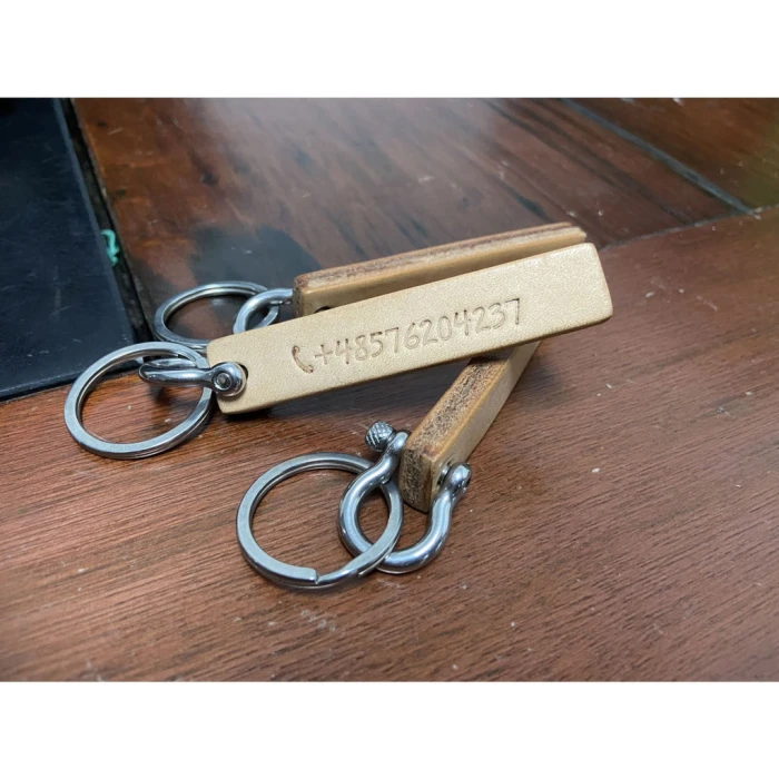 Personalized Leather Key Fob – Custom Name & Phone Number Engraving