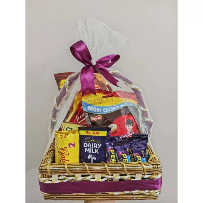 Snacker’s Paradise Basket Gourmet Snack & Treat Hamper