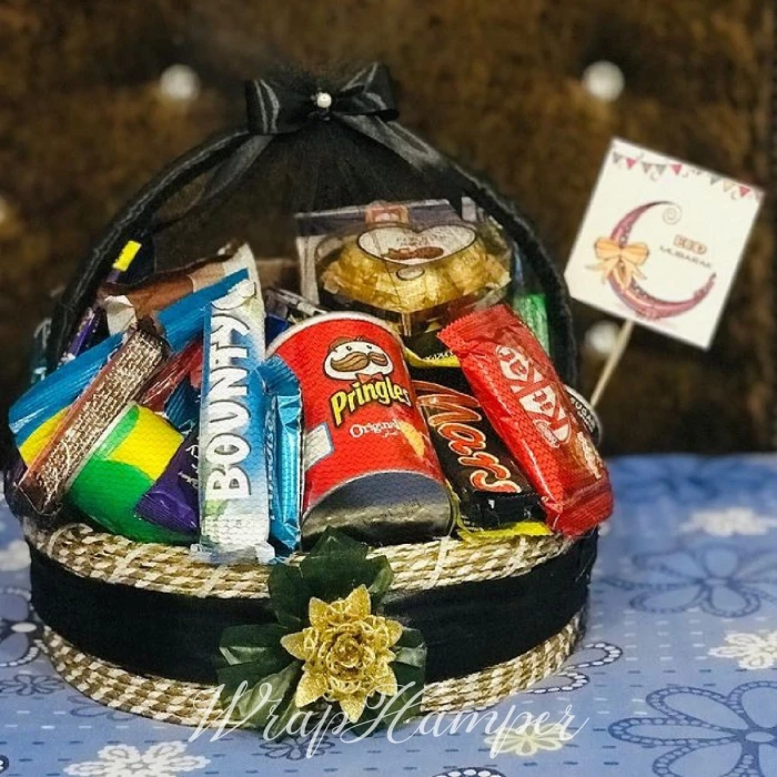 Ultimate Snack Surprise Gift Box Pringles, Chocolates & Greeting Card