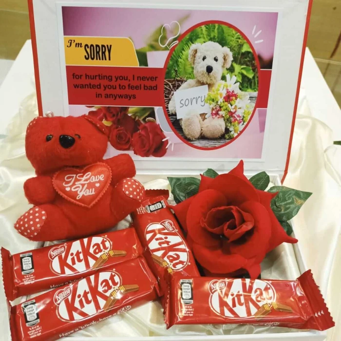 “I’m Sorry” Gift Box – Luxurious Chocolates & Fresh Flower Bouquet