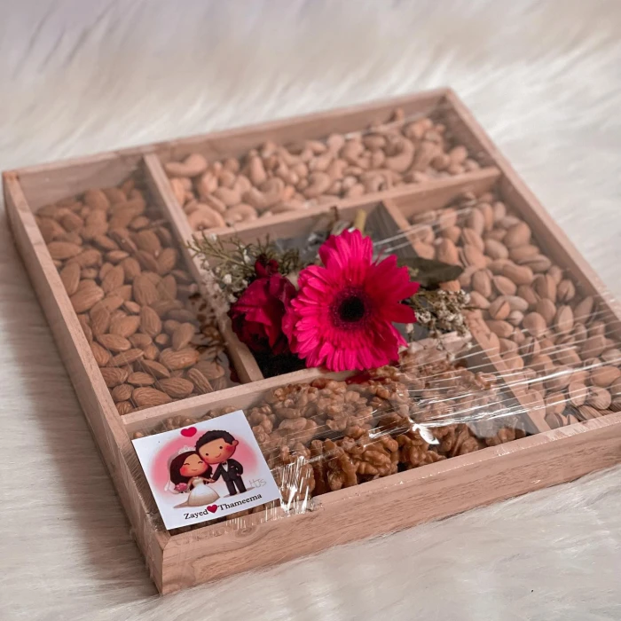 Section Dry Fruits Hamper Premium Mixed Nuts & Raisins Basket