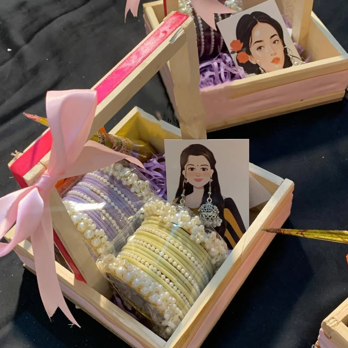 Eidi Bangles Basket – Eid Gift for Women with Bangles, Earrings, Mehndi & Card