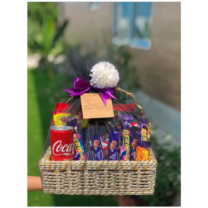 Deluxe Gourmet Snack & Chocolate Gift Basket